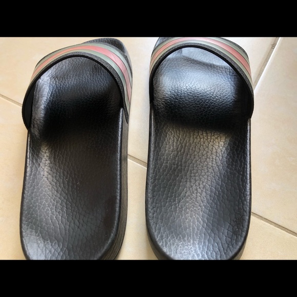 Men’s Gucci slides - Picture 3 of 4
